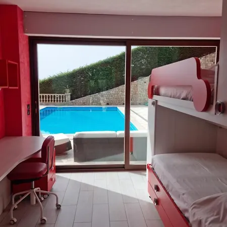 Villa Avec Piscine, Charmant Logement Complet Villa
